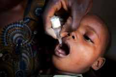 UNICEF: Vắc-xin không thể mua được bằng Like