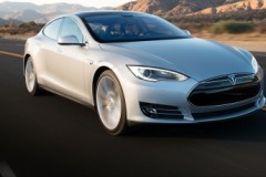 Hãng Tesla công bố lợi nhuận sản xuất ô tô điện lần đầu tiên