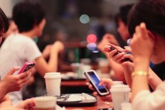 Smartphone đã 'tàn phá' văn hóa con người như thế nào?