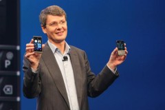 Kinh doanh thua lỗ BlackBerry 'rao bán' chính mình