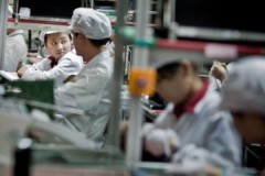 Foxconn triển khai 10 nghìn robot để sản xuất iPhone 6