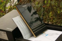 Chiêm ngưỡng BlackBerry Passport phiên bản gold đặc biệt giá 21 triệu đồng