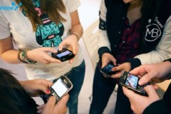 Internet tại Việt Nam: "Giá tiền đi liền tốc độ"