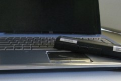 Khi nào thì cần thay pin mới cho laptop Windows?