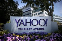 Yahoo chuẩn bị sa thải 15% nhân sự, rục rịch "bán mình"