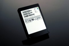 Samsung trình làng ổ SSD dung lượng “siêu khủng“