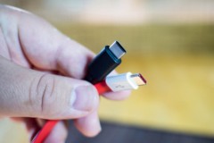 Tại sao Samsung Galaxy S7 'làm ngơ' với cổng USB Type-C?