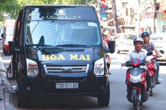 Xe khách Limousine: Quản hay cấm?