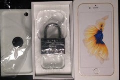 Mua iPhone 6s qua mạng, nhận về... ổ khóa