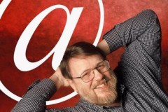 Ray Tomlinson - cha đẻ của email qua đời ở tuổi 74