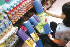 Tràn lan thảm tập yoga độc hại cơ quan chức năng không biết