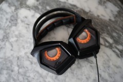 Trên tay Asus Strix Pro - Tai nghe 'cú đêm' dành cho game thủ