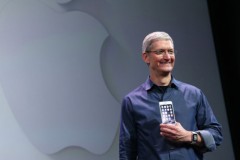 Tại sao Apple giới thiệu iPhone SE trước ngày hầu tòa?
