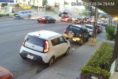 Hyundai Sonata đâm GMC Yukon ở 160 km/h, 5 người nhập viện