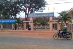 Thiếu tá mang súng vào trường: Công an tỉnh không cấp súng