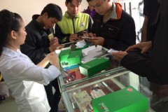 “Đổ xô” mua điện thoại Arbutus AR5 giá hời.