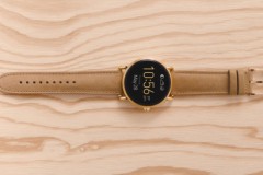 Fossil ra mắt 2 đồng hồ Android Wear và 2 đồng hồ cơ tích hợp tính năng thông minh