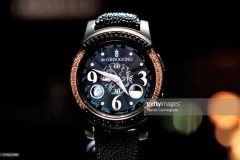 Samsung giới thiệu Gear S2 Grisogono đính kim cương hút hồn người dùng