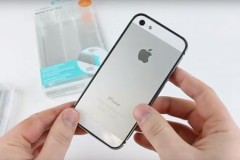 Trên tay case iPhone SE cho thấy thiết kế giống với iPhone 5s
