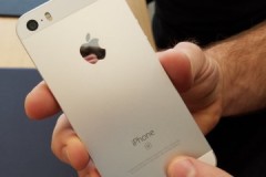 Mua iPhone SE ở đâu sớm và rẻ nhất?