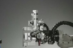 Apple dùng robot “xé toạc” iPhone để tái chế