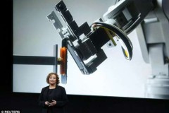Robot 29 tay tháo iPhone 6S trong 11 giây
