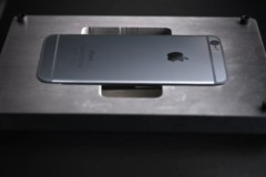 Sốc với clip iPhone 6 bị tháo rời tan nát dễ dàng chỉ trong 11 giây