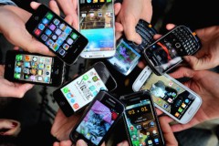 Màn hình AMOLED trên smartphone đã có giá tương đương LCD