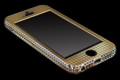 Chiêm ngưỡng iPhone SE vỏ vàng, đính kim cương giá 2 tỷ đồng