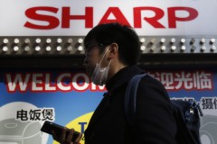 Foxconn và Sharp sẽ hoàn tất sát nhập vào ngày 31/3