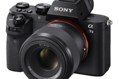 Sony ra mắt hai ống kính Full Frame 50mm F/1.8 và 70-300mm F4.5-5.6 G OSS, giá chỉ từ $249
