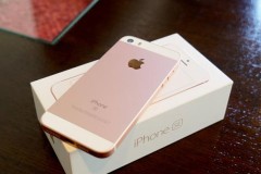 Tổng hợp những màn tra tấn iPhone SE hot nhất từ trước tới nay