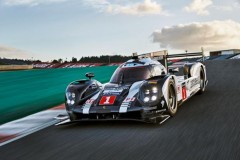 Xe Porsche 919 Hybrid thế hệ thứ 3 thách thức mọi cuộc đua