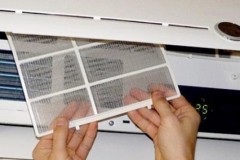 Tại sao điều hòa lại thổi ra hơi nóng?