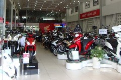 Nhờ 'vía' Honda Winner, xe máy Honda thi nhau đội giá tại đại lý