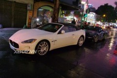 Maserati Gran Turismo "đọ dáng" cùng Porsche Boxster tại phố đi bộ Nguyễn Huệ