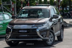 Mitsubishi Outlander 2016 bất ngờ xuất hiện tại Việt Nam