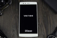 Phablet giá dưới 5 triệu trang bị RAM 4 GB khoe điểm sức mạnh đáng nể