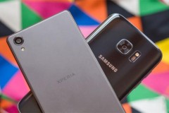 Thử thách khả năng chống nước của Xperia X và Galaxy S7 trong Cocacola