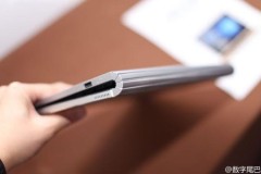 Sở hữu bản sao laptop Surface Book, giá chưa tới 12 triệu đồng