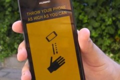 Bạn sẽ được mua điện thoại mới sau khi dành chiến thắng tựa game này