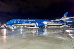 Boeing 787 của Vietnam Airlines bị xô lệch cánh cửa tại sân bay Nội Bài