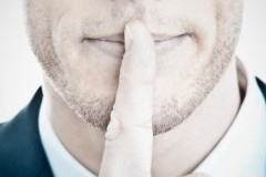 Tại sao chúng ta nên học cách im lặng nhiều hơn và khi nào thì cần im lặng?
