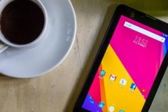 Mở hộp Mobell Tab 7C: Tablet có kết nối 3G rẻ nhất hiện nay