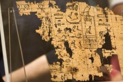 Tìm thấy nhật ký người xây kim tự tháp đã 4.500 năm tuổi