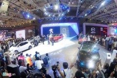 Vietnam Motor Show 2016 diễn ra ở Hà Nội, quy tụ 13 hãng xe