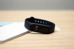 Mi Band 2 cháy hàng, Xiaomi tăng gấp đôi sản lượng sản xuất