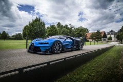Bugatti Chiron "sánh bước" cùng concept Vision Gran Turismo tại triển lãm Pebble Beach