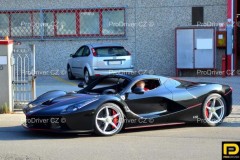 Bắt gặp LaFerrari Aperta với logo kỷ niệm 70 năm tại Paris