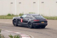 Bắt gặp chiếc xe thử nghiệm "xấu xí" cho thấy Porsche đang phát triển Cayenne Coupe mới